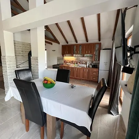 Semesterbostad Vikendica Oliver *